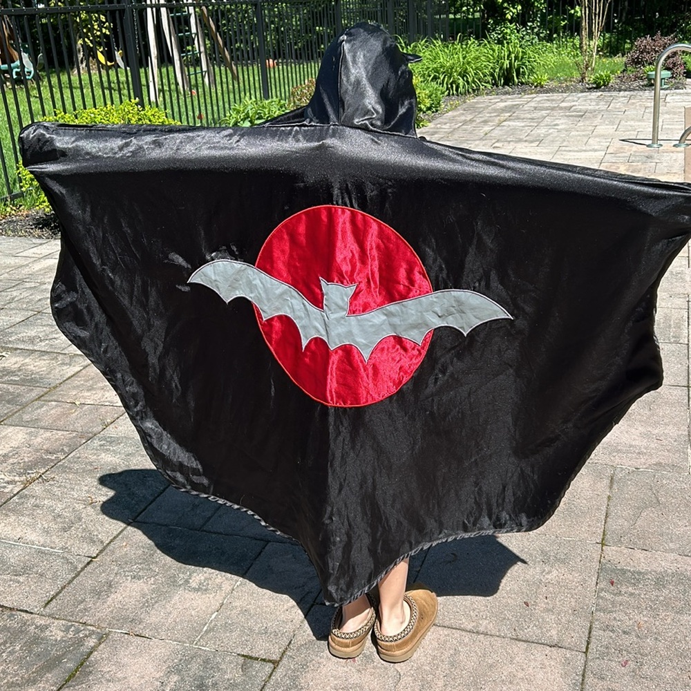 Witchcraft black bat cape - Picture 6 of 7